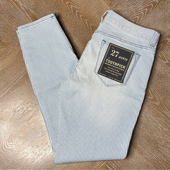 J. CREW Light Blue/ White Pinstripe Toothpick Ankle Zipper Jeans 27 - Picture 2 of 8